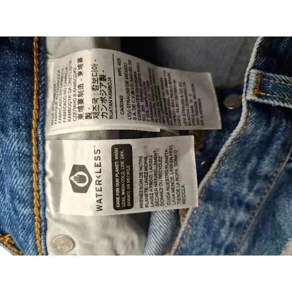 Levis Premium 501 Jean Shorts Denim Women Big 28 Cut offs Measures 30 - Picture 9 of 10